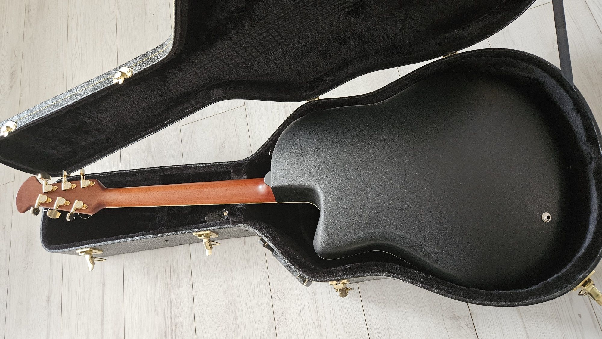 Gitara Ovation elektro-akustyczna