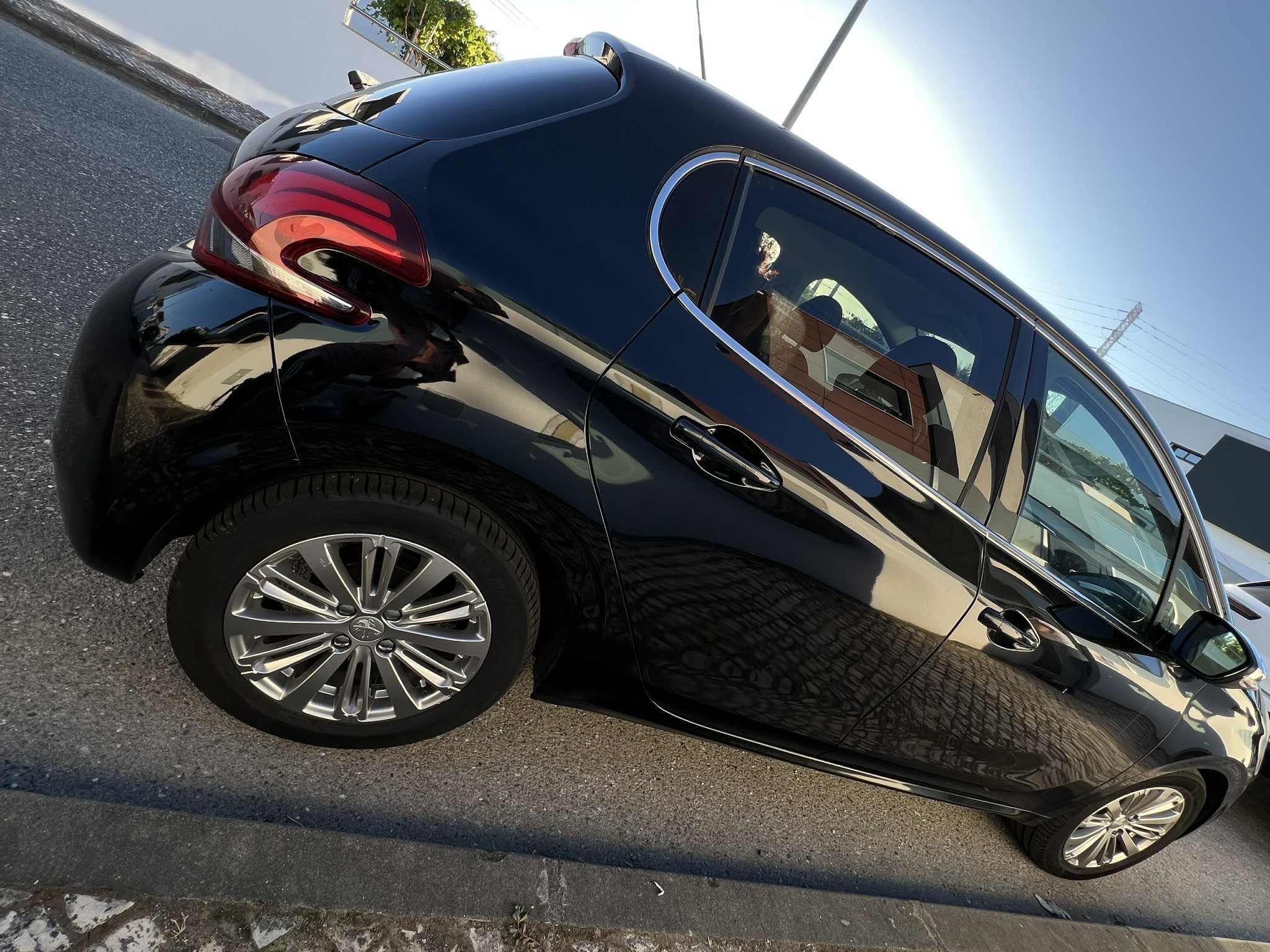 Peugeot 208 Allure 1.6 HDi – Nacional, 5 Portas