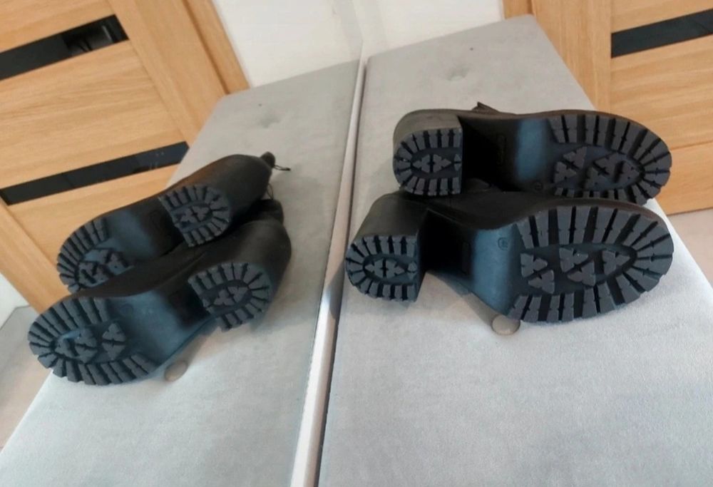 Czarne damskie botki na obcasie trapery kozaki zimowe roz 41 Lasocki