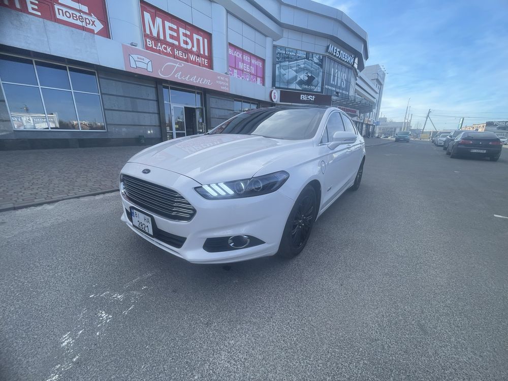 Авто  Ford Fusion PHEV