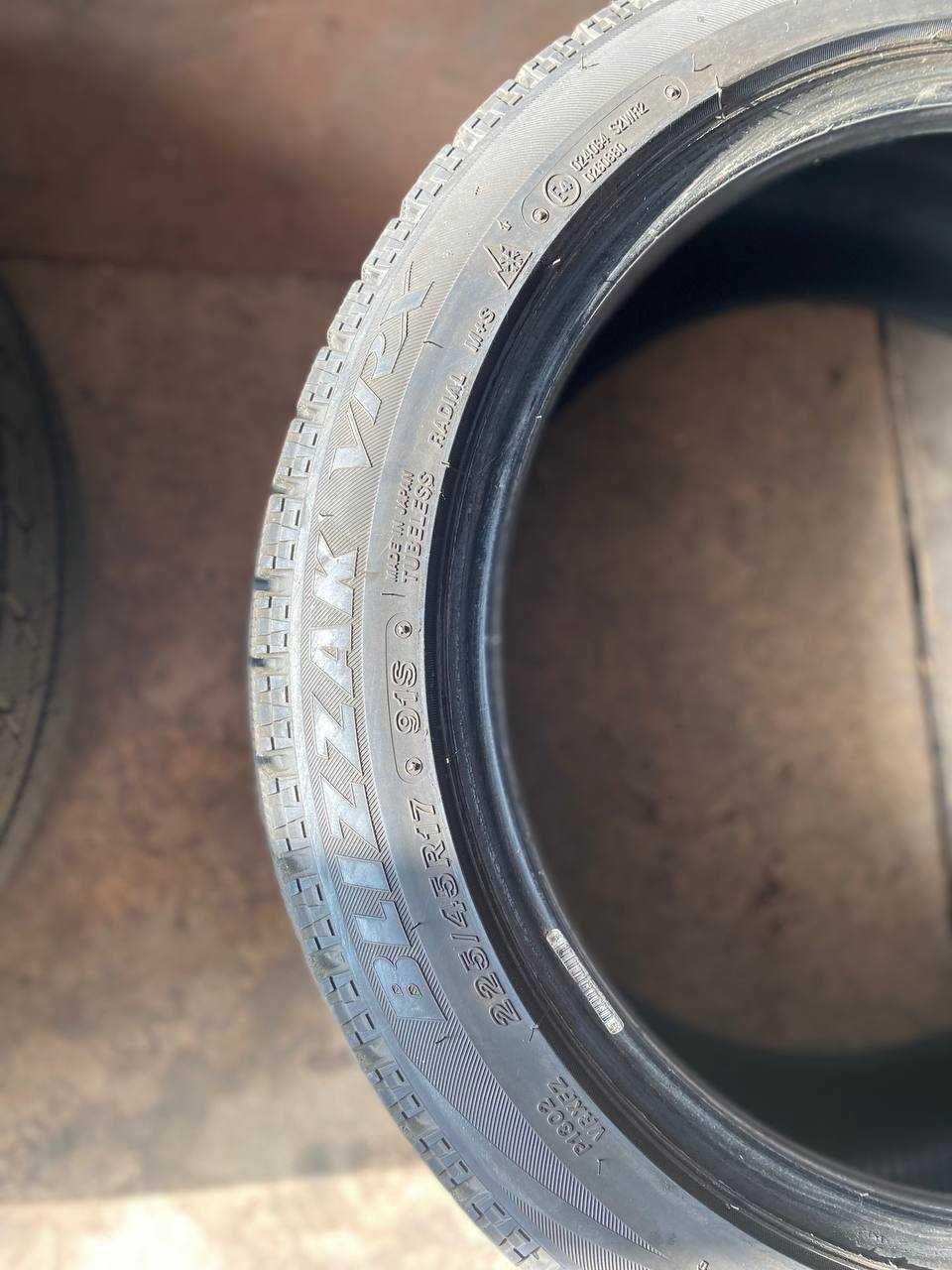 Зимові шини Bridgestone Blizzak VRX 225/45 R17 91S