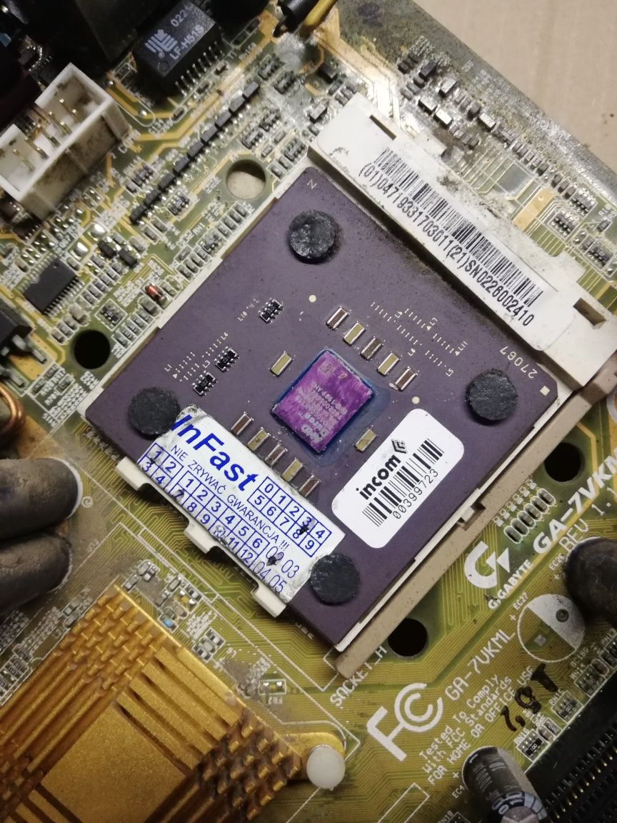 Płyta Główna GA-7VKML Retro zabytkowa plus procesor AMD Duron dhd1000