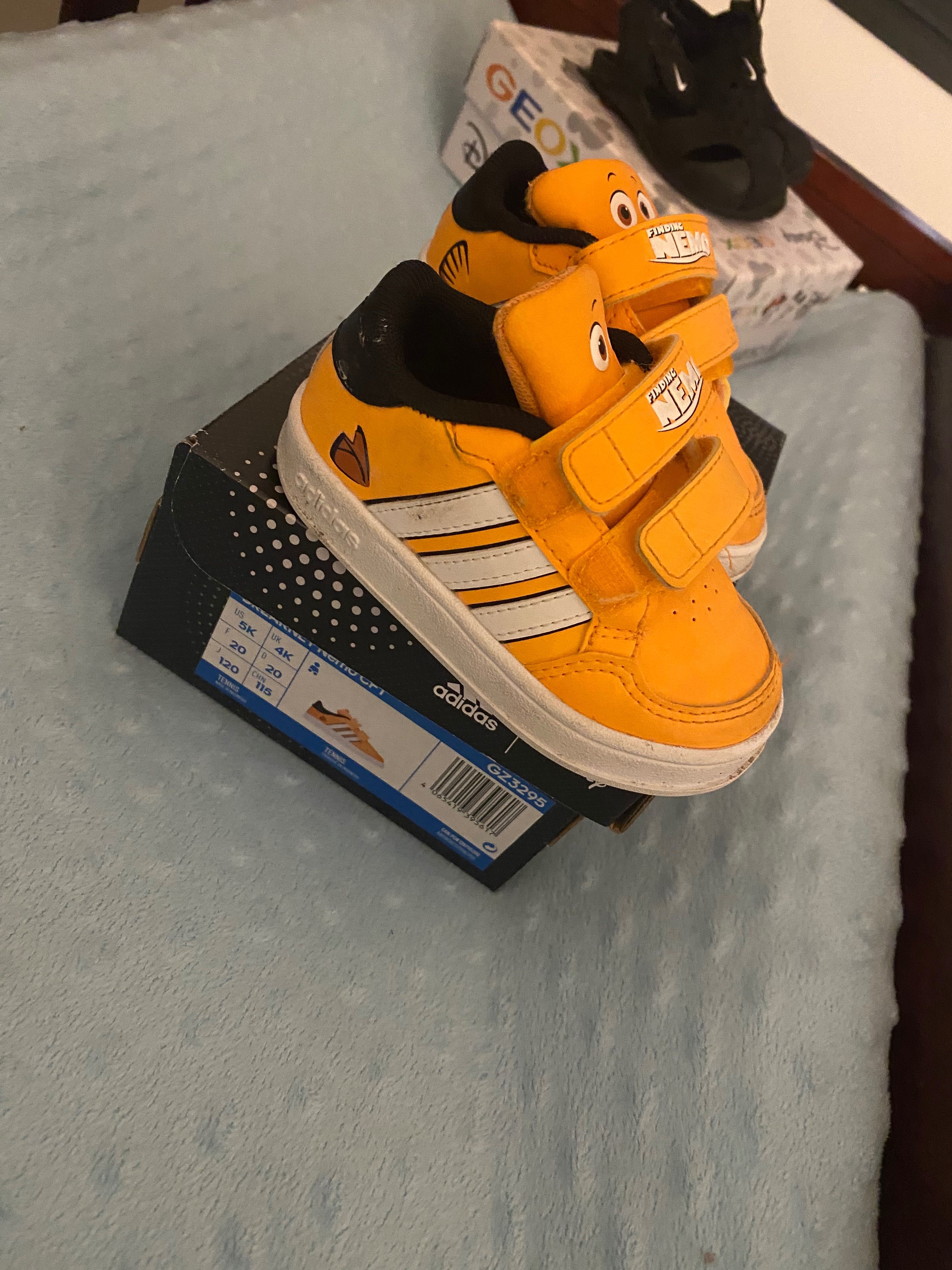 Sapatilha menino NEMO adidas tam 20