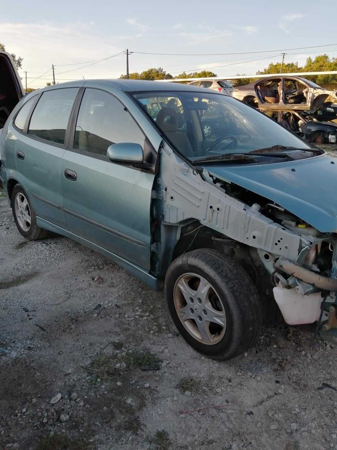 Para peças Nissan Almera Tino 2.2DCI ano 2000