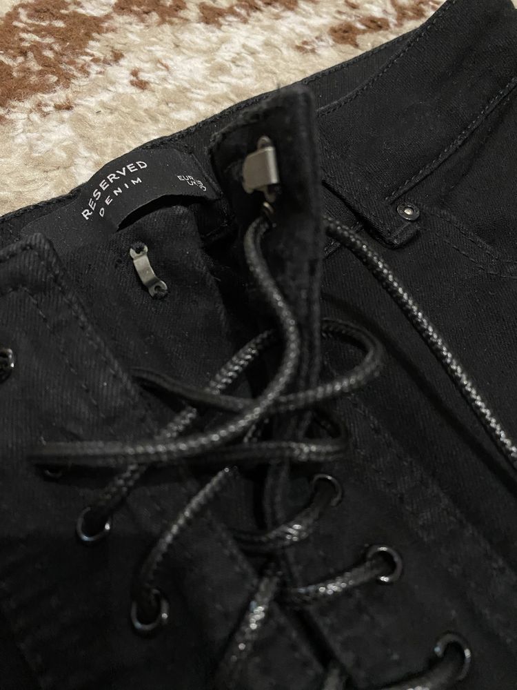 Штани чорні / джинси! reserved. На шнурівках,завʼязках