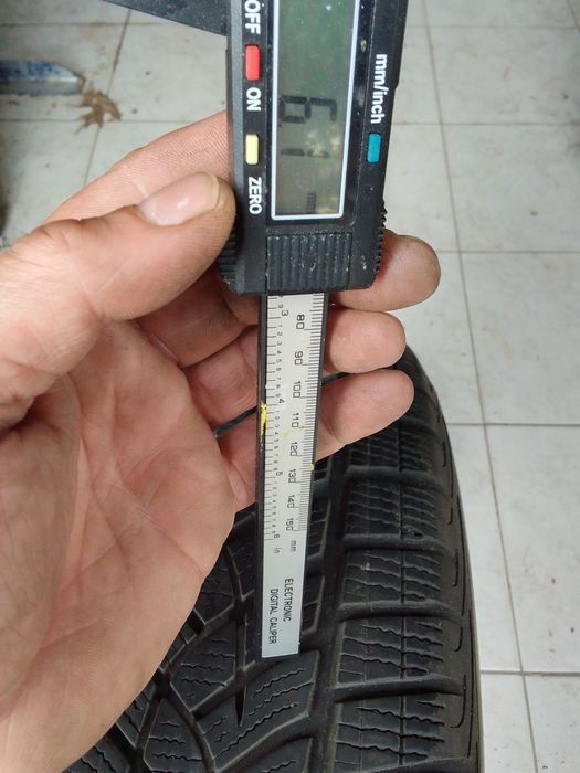 Opona zimowa 215/65r17 GOODYEAR 2019r 6mm