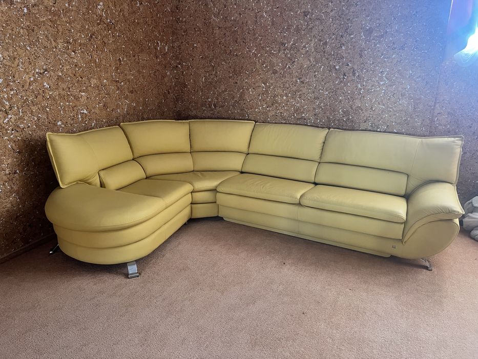 Продаємо шкіряний диван новий