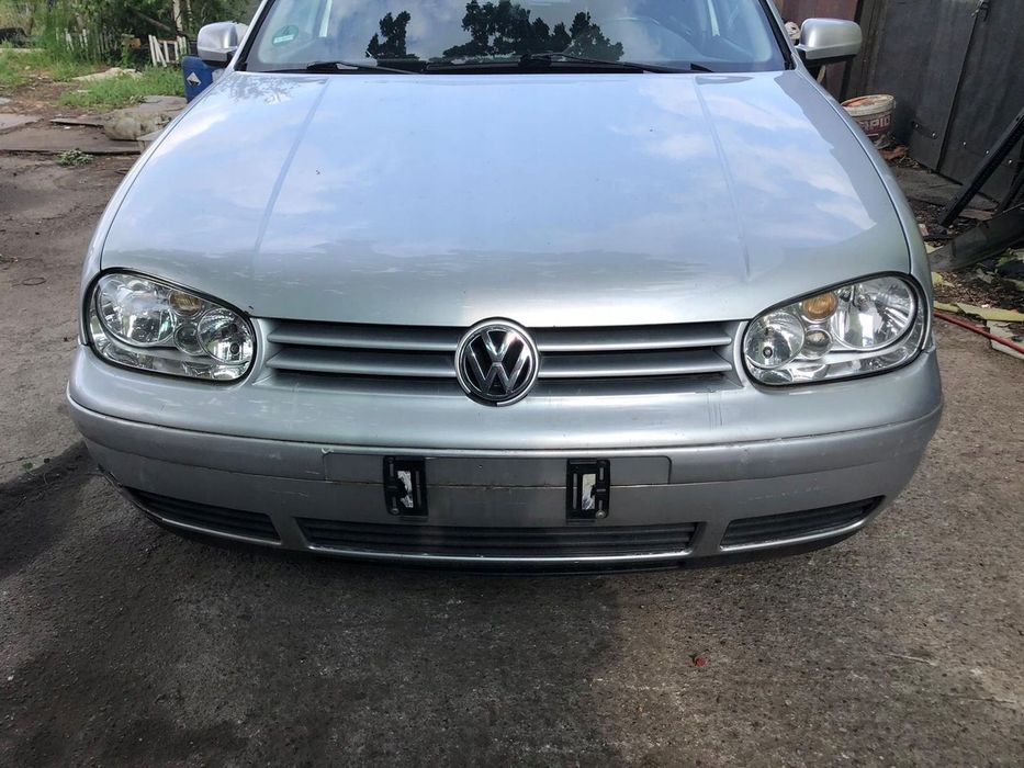 VW GOLF 4 IV ZDERZAK PRZEDNI SREBRNY