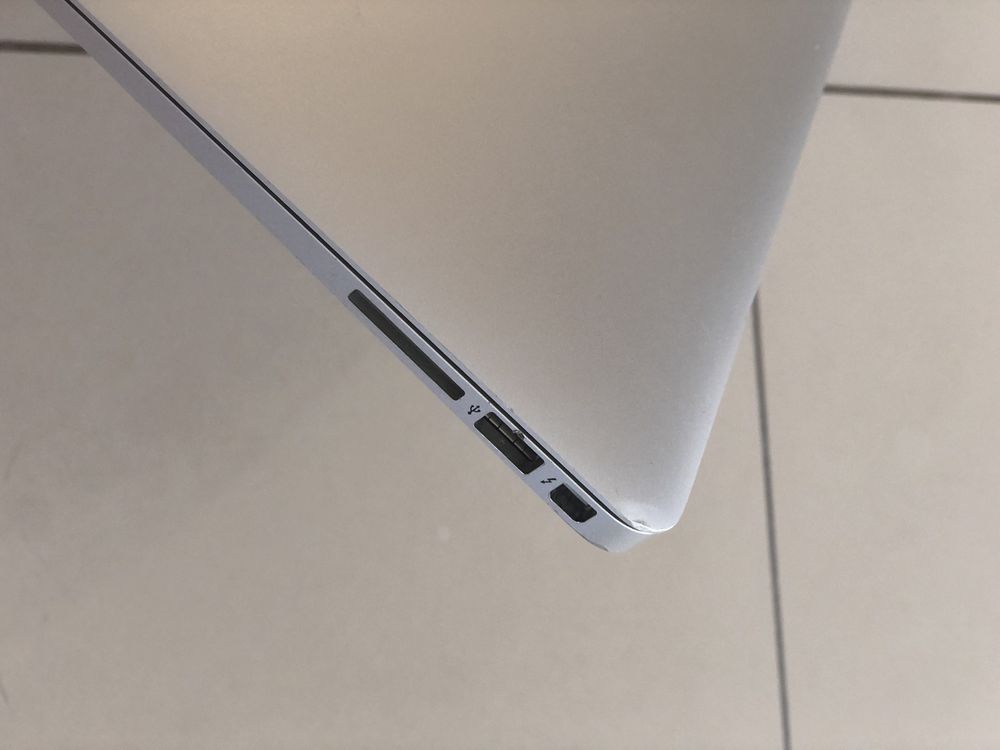 Продам MacBook Air 2015 13” 256Gb