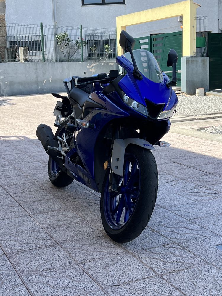 Yamaha yzf r125.
