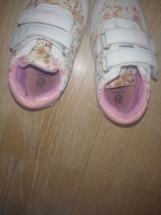 Oferta tênis e crocs 21