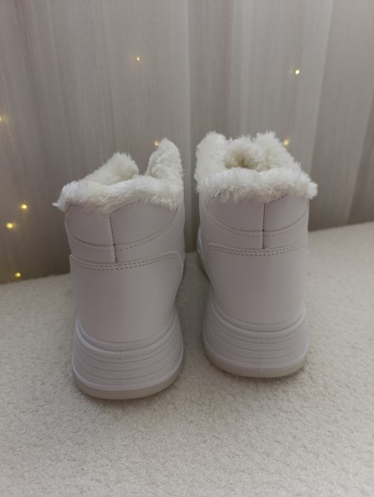 Черевики кросівки зимові розмір 37 38 39