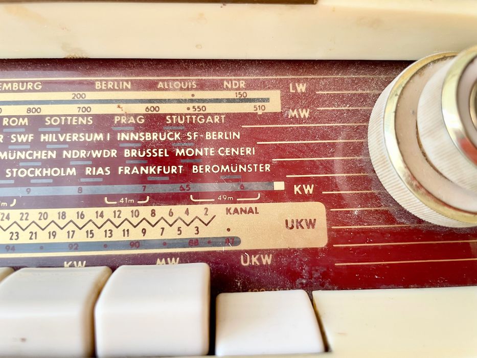 Радиоприемник Grundig.