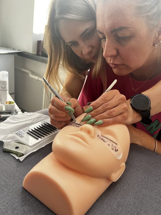 Курси з нарощення вій