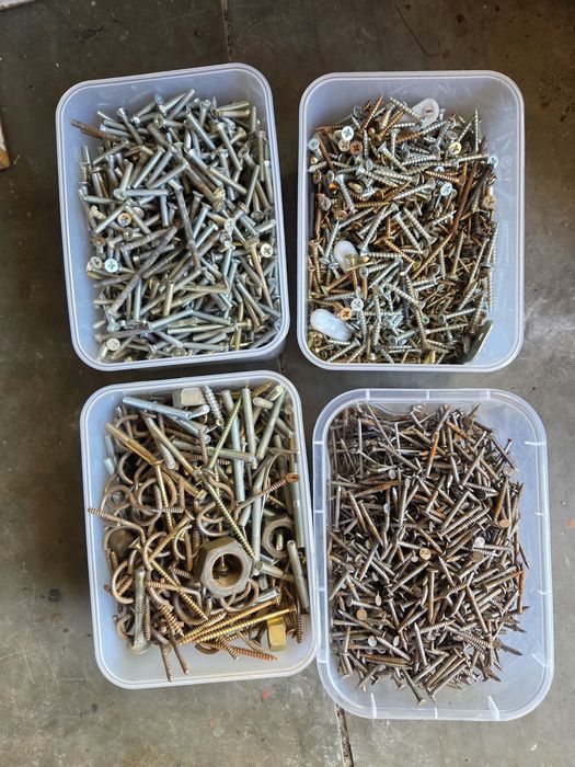 Wkręty, gwoździe, śruby i inne