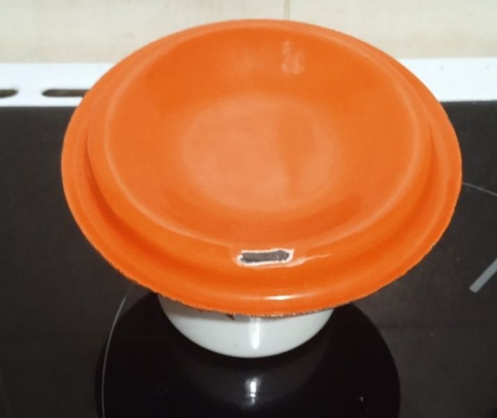 Продам емаліровані кастрюлі та чайник