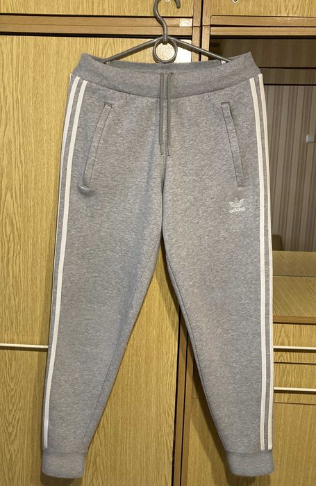 Спортивные трикотажные штаны на флисе Adidas Originals.Оригинал.