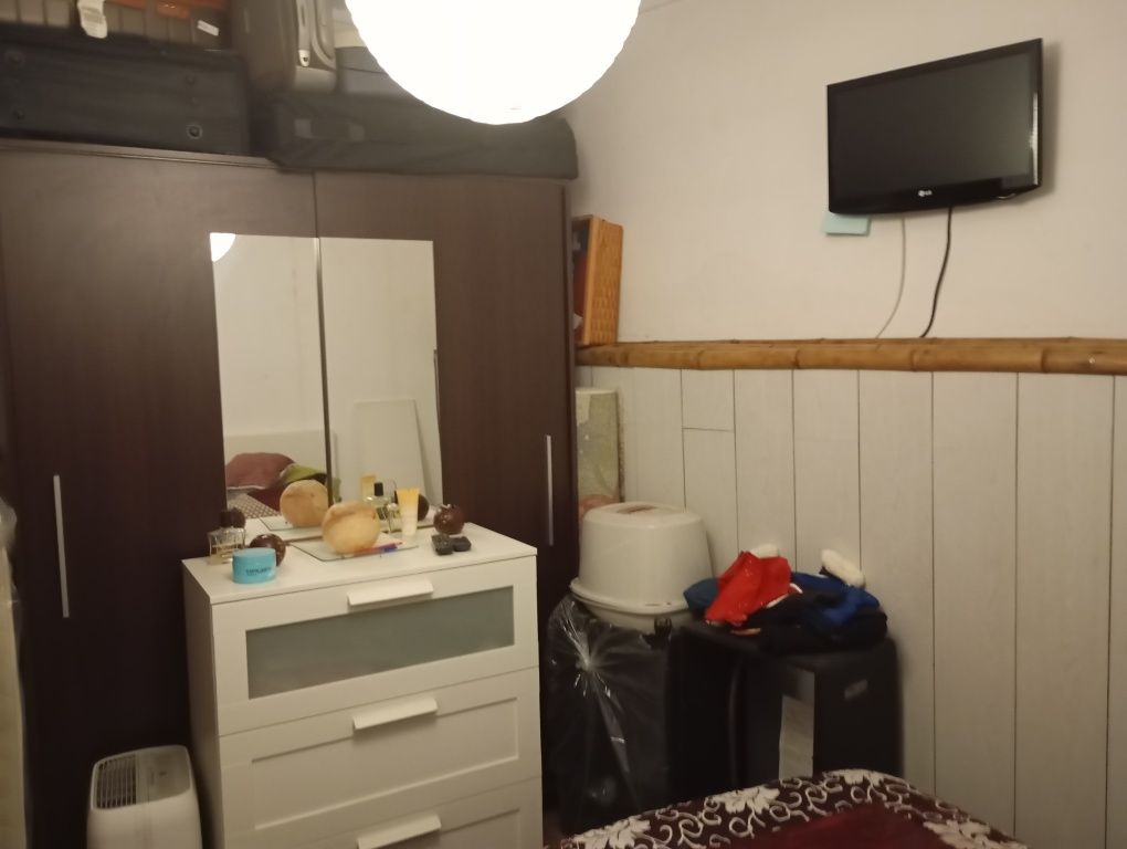 Aluguer quarto cama casal senhora ou menina