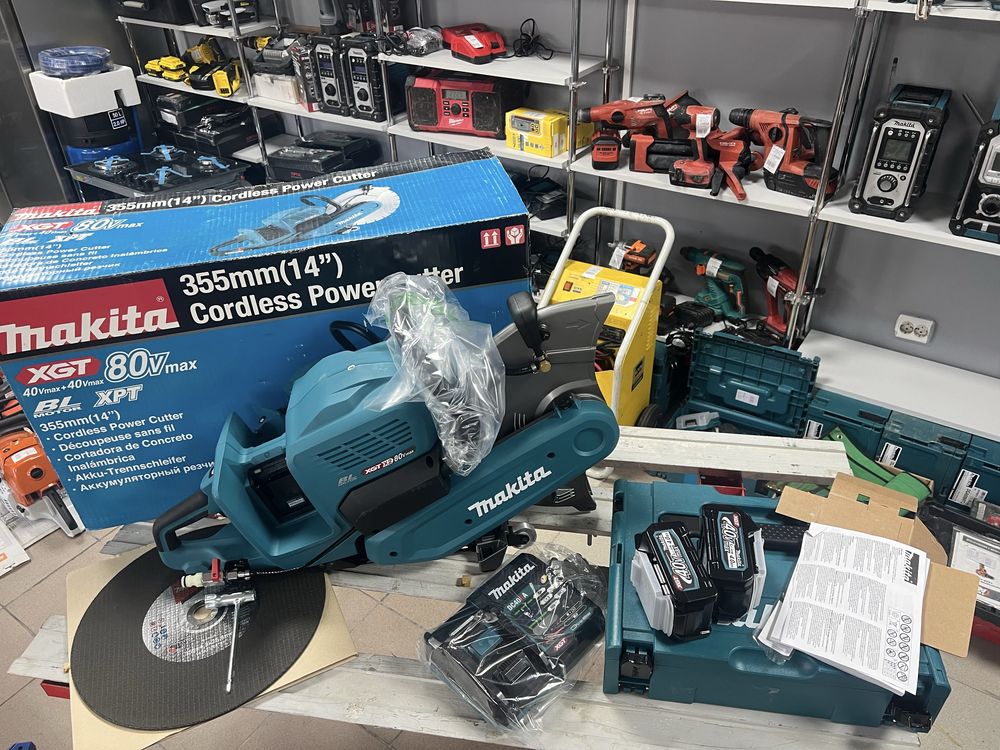 Аккумуляторный бесщеточный резчик Makita XGT CE001GZ01 НОВАЯ ЛИНЕЙКА.