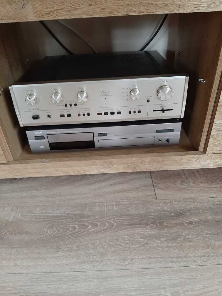 Wzmacniacz Accuphase e-203