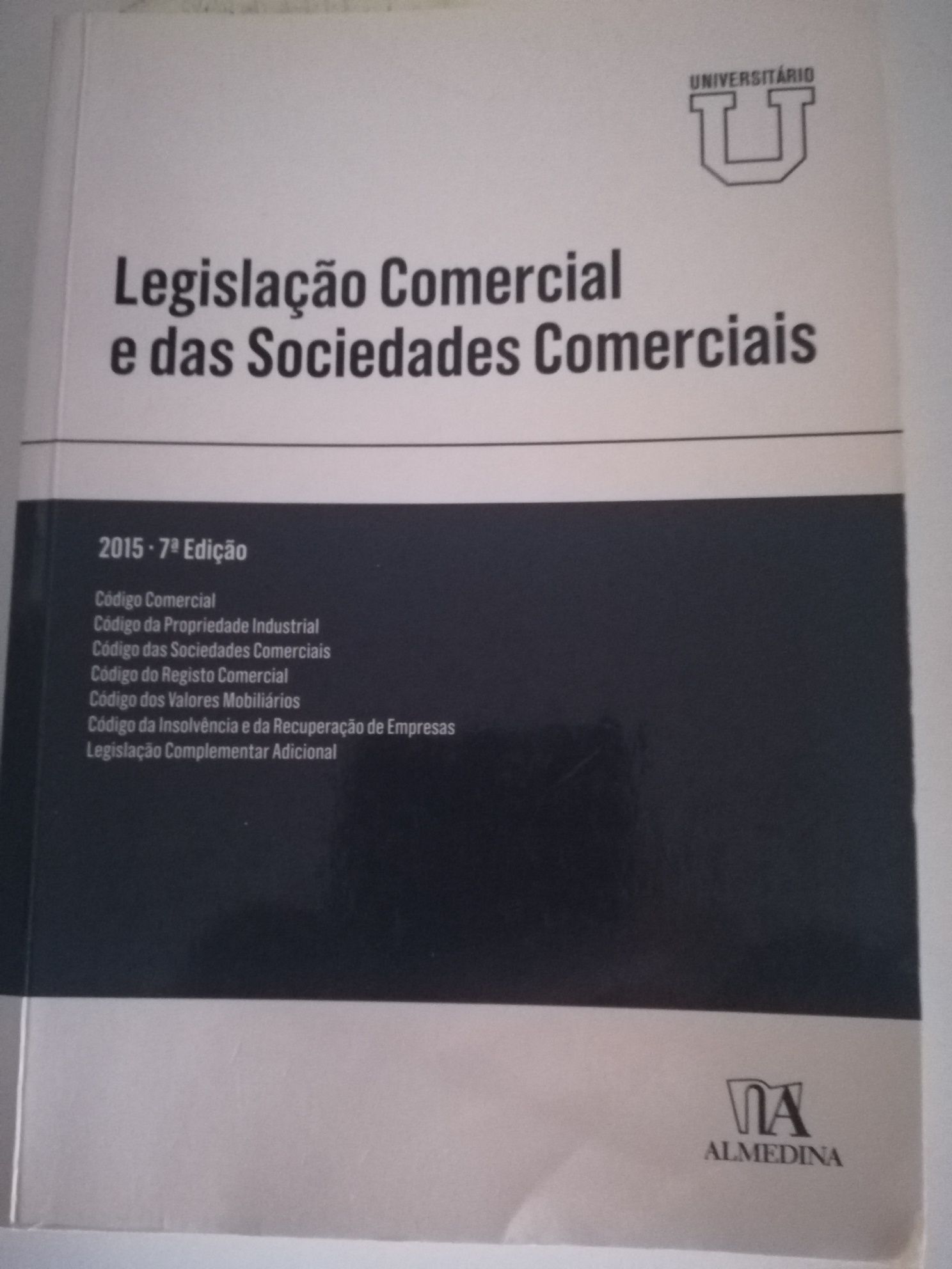 Livros de direito e gestão