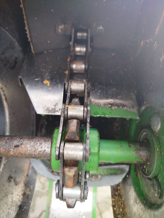 Комбайн зернозбиральний John Deere 1052, 1055