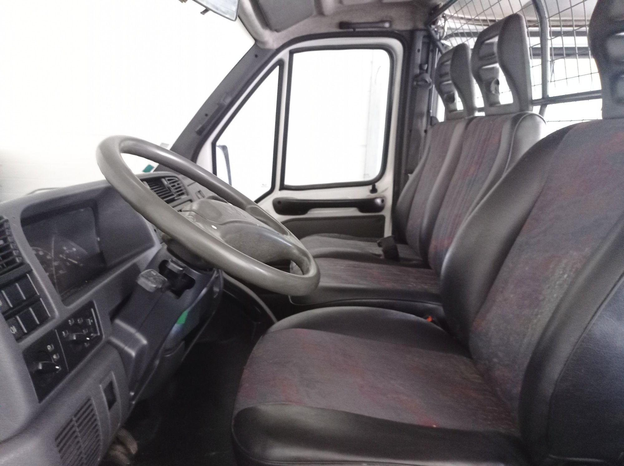 Peugeot Boxer 2.5 TD - 3 lugares
