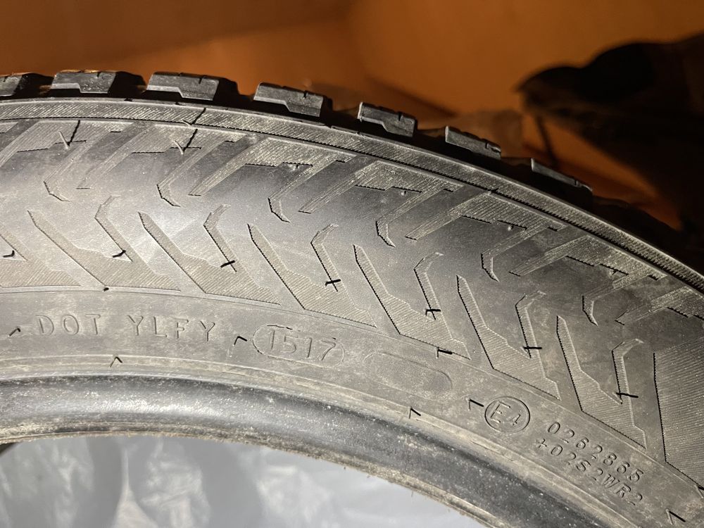 Продам зимові шини (резину) R18 Nokian Hakkapeliitta 8 R18 245/50