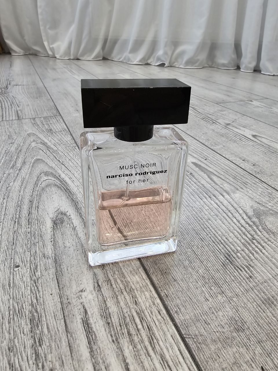 Продам парфюмированную воду NARCISO RODRIGUEZ Musc Noir For Her