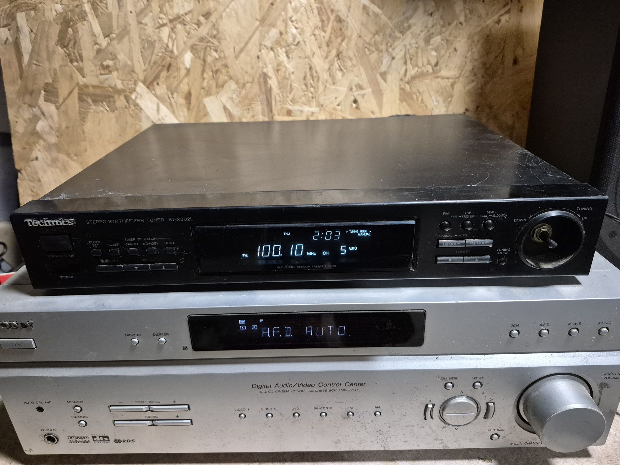 Technics Stereo Synthesizer Tuner ST-X302L
