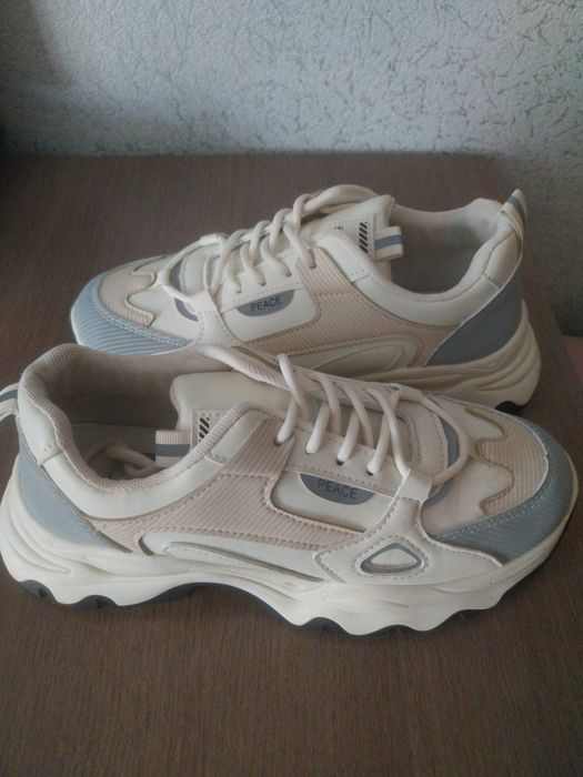 Кросівки весна/літо