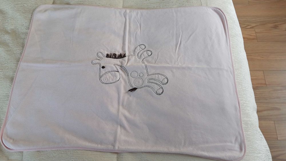 Mantas Bebé Rosa / Branco - Zara Home NAF NAF Girandola C&A