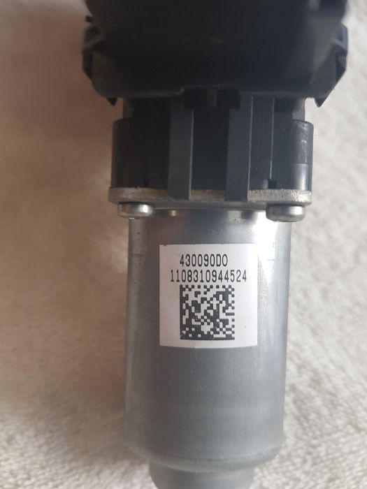 Мотор стеклоподъемника  volkswagen vag Jetta