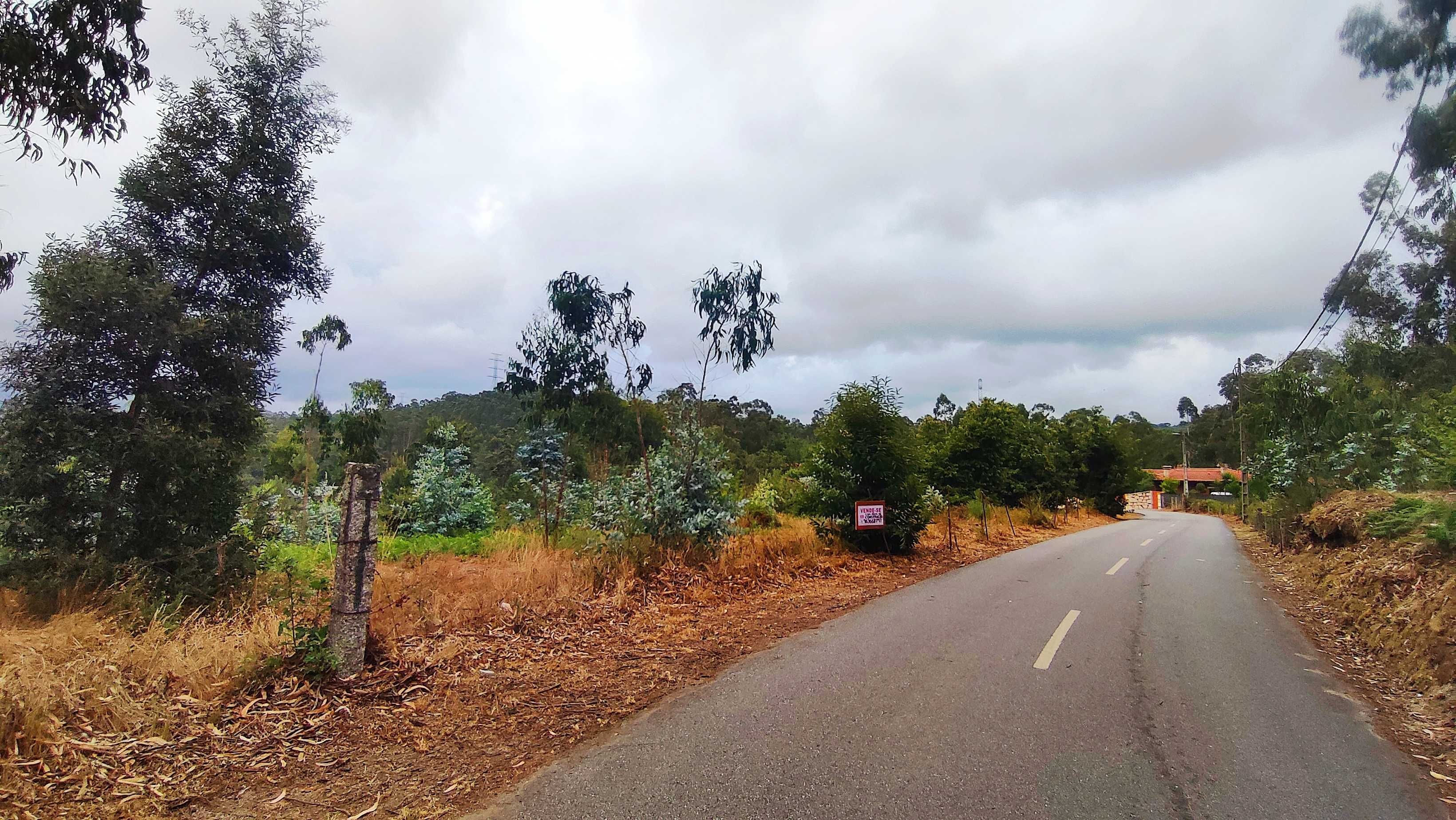Terreno com 14760m2 dos quais 3350m2 em área construtiva