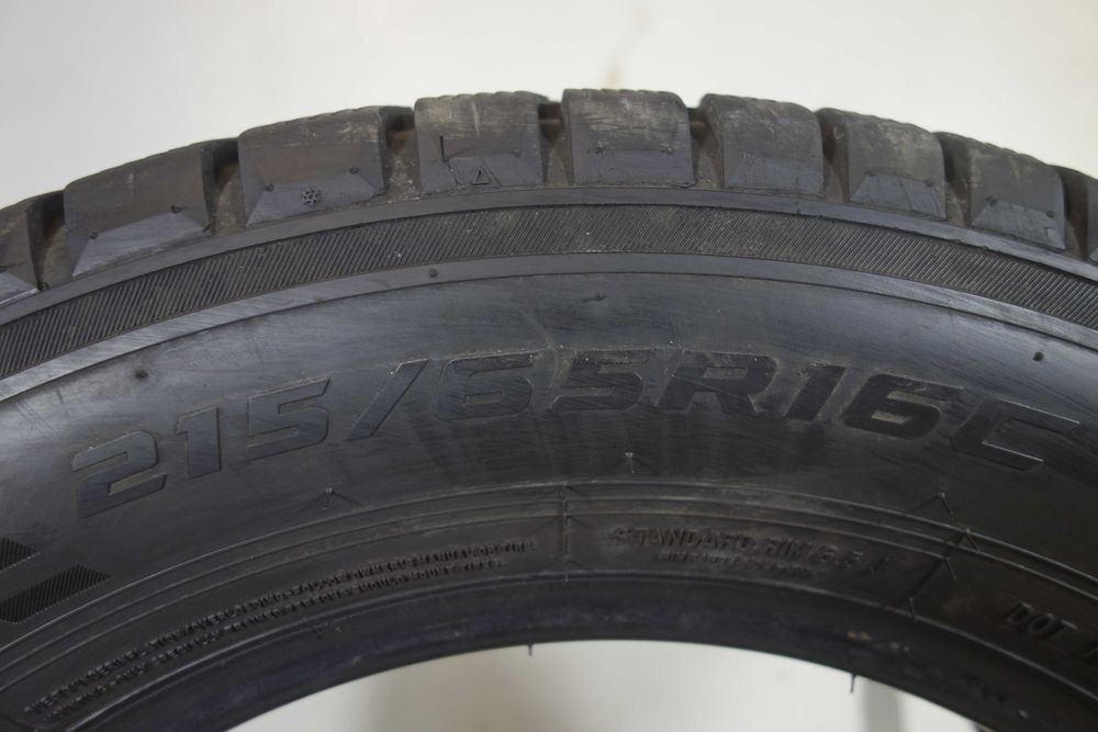 Opony zimowe 215/65/16C - FORTUNE Snow Fun FSR-902