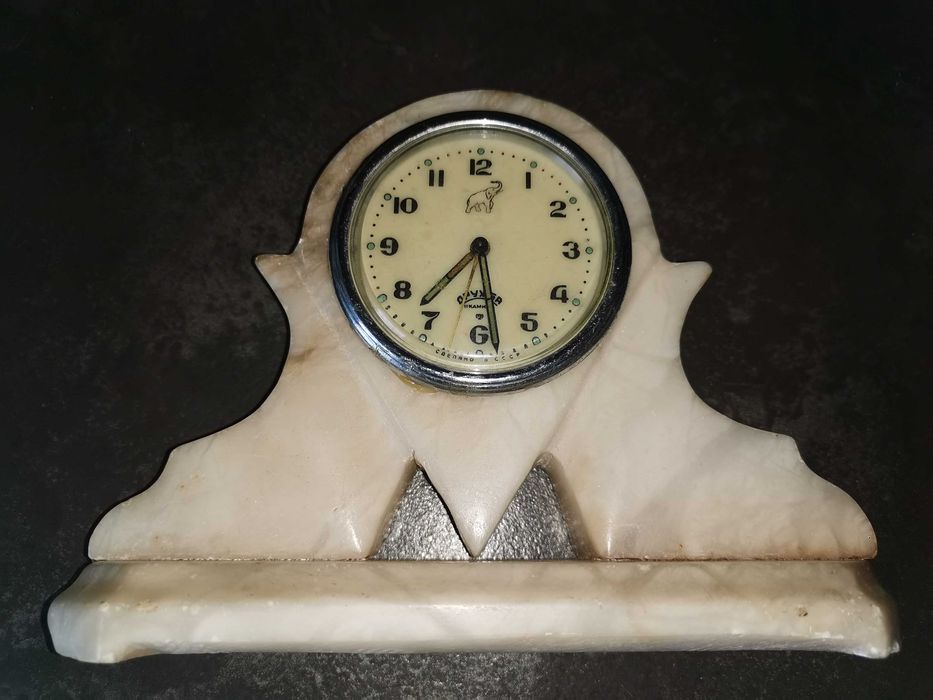 budzik drużba  ze słoniem w obudowie z marmuru