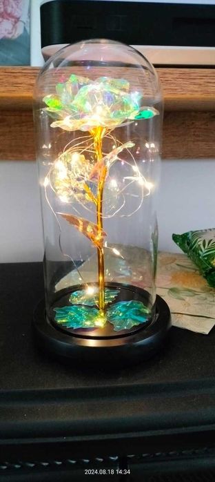 Wieczna Róża Figurka Pod Kloszem LED Kryształowa Na Prezent