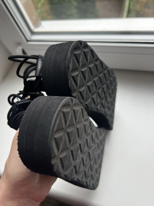 Сандалі Teva чорні на платформі