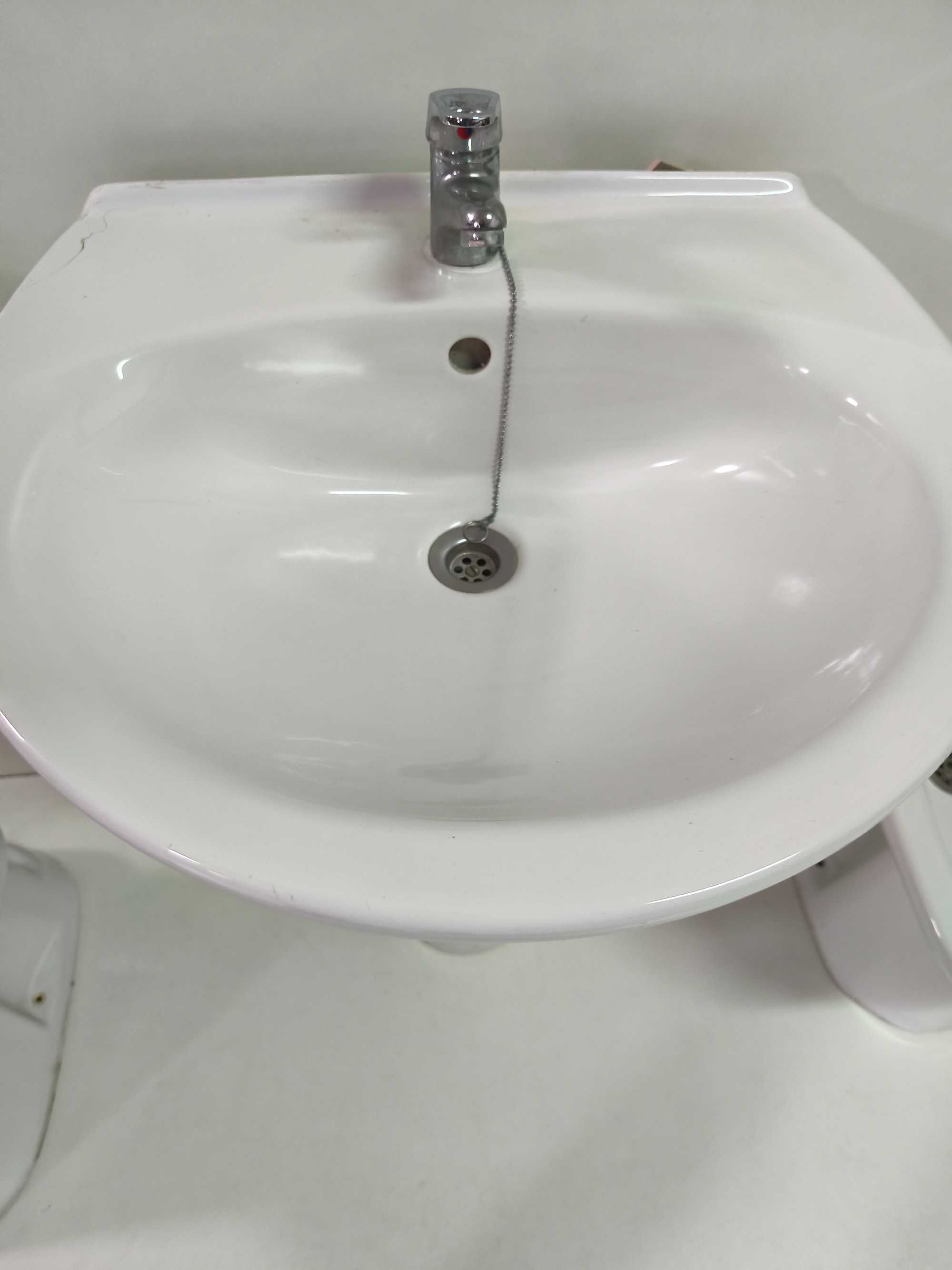 Conjunto de louça de casa de banho
