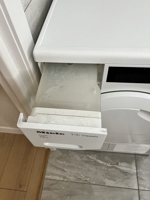 Сушильна машина Miele TDB 220 WP