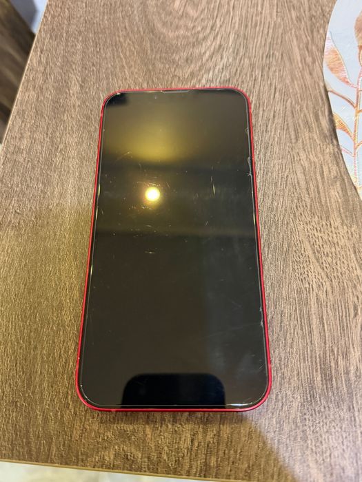 Telefon Iphone 13 red