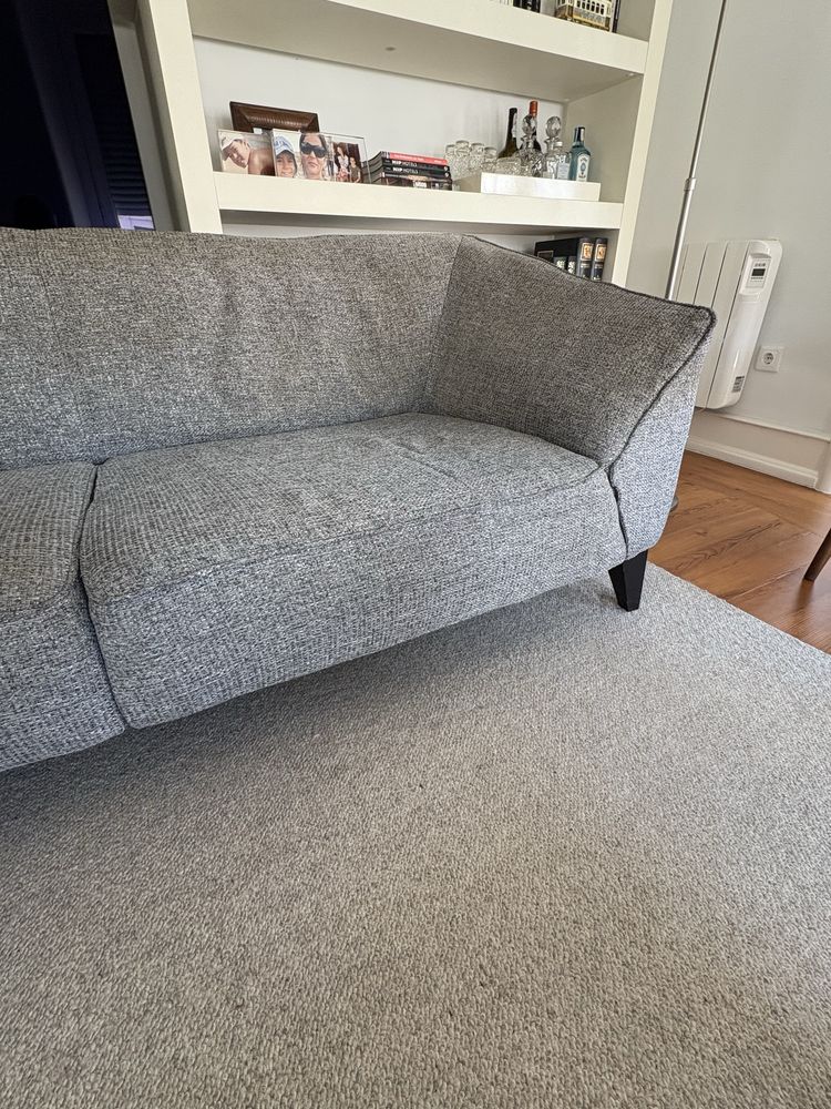 Sofa Area Store em bom estado