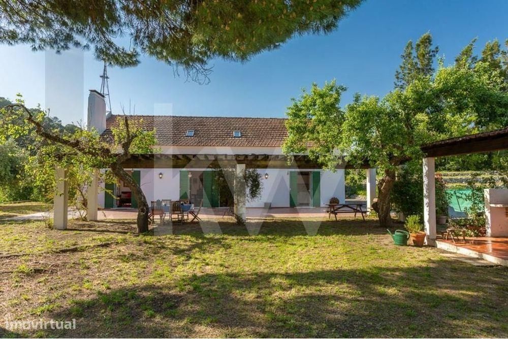 Quinta Exclusiva com 4,2 Hectares no Coração de Azeitão