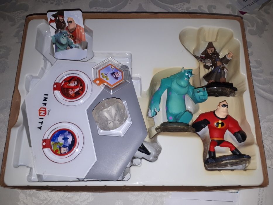 Disney Infinity para a Wii com 10 bonecos