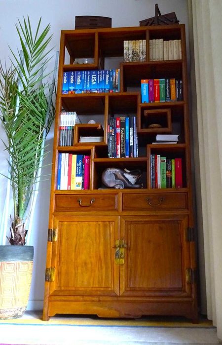 Indyjski kredens / witryna  w orientalnym stylu z salonu AlmiDecor