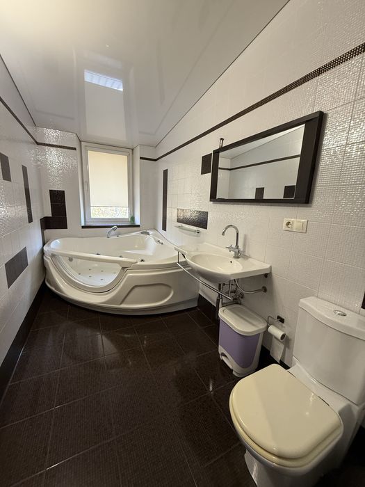 Продается двухуровневая квартира. Центр. Славянск.