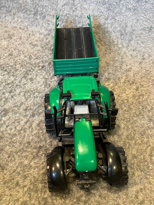 Zabawka dla dzieci traktor z przyczepą