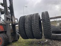 325/95R24 OPONY PIRELLI TG88 napęd 95 % bieżnika / wysyłka