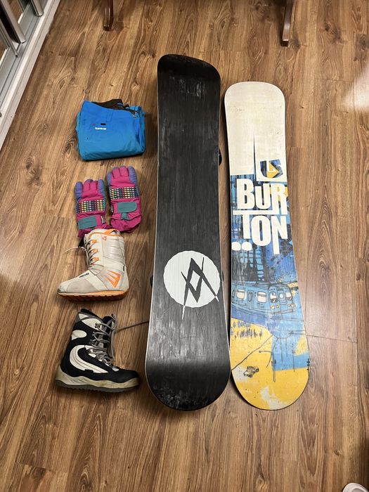 Продам одним комплектом 2 Сноуборди