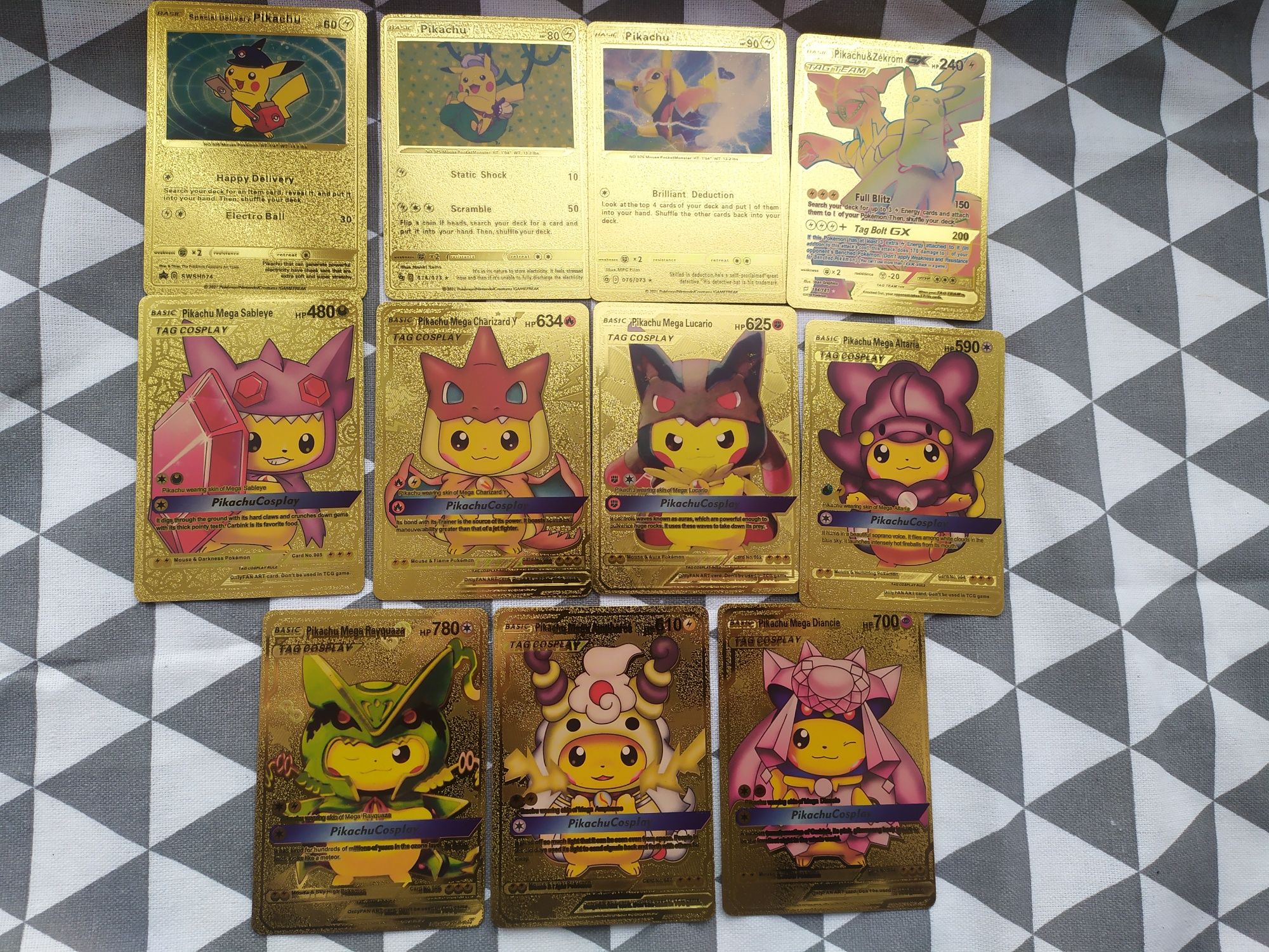 Колекція золотих карток Pikachu Pokémon. Pokémon Gold cards